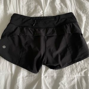 Lululemon black speed up shorts 2.5 inch